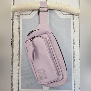 NWOT Lug Sugarplum Hitch Sling Bag In Sugarplum - Popular & Hard To Find Color